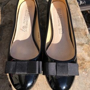 black heels w/ bow (1 inch)